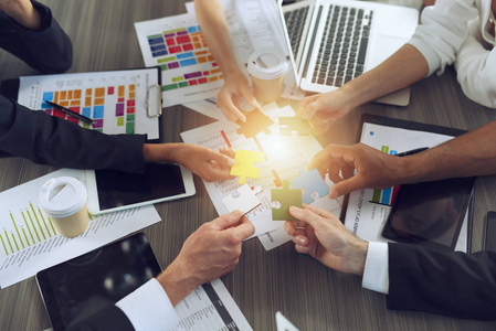 创中传媒文化参与文化产业高峰论坛并发表主题分享